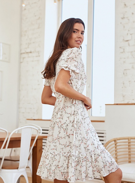 картинка Платье с оборкой белое от магазина ICNTPRY