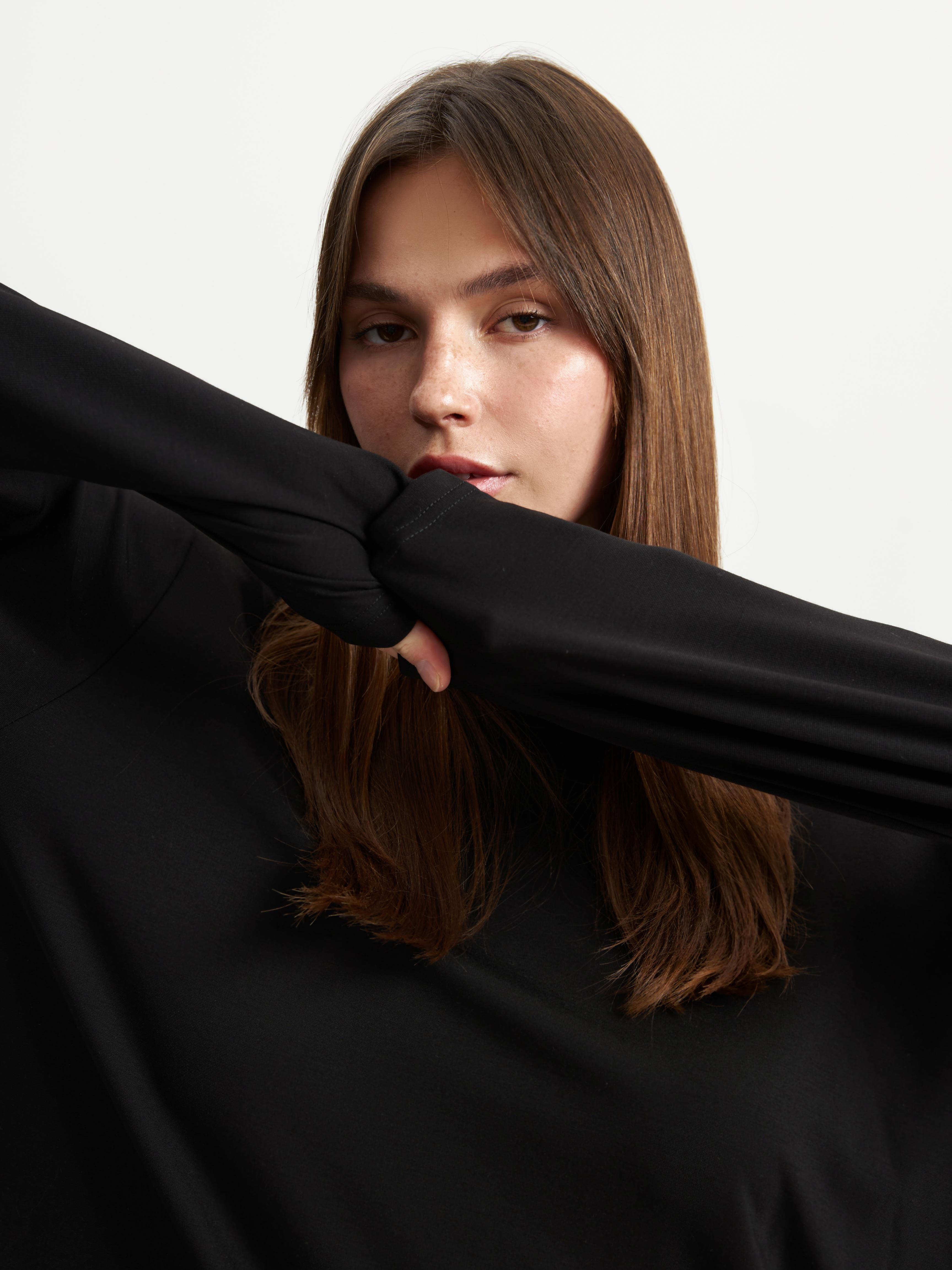 картинка Лонгслив женский черный от магазина ICNTPRY