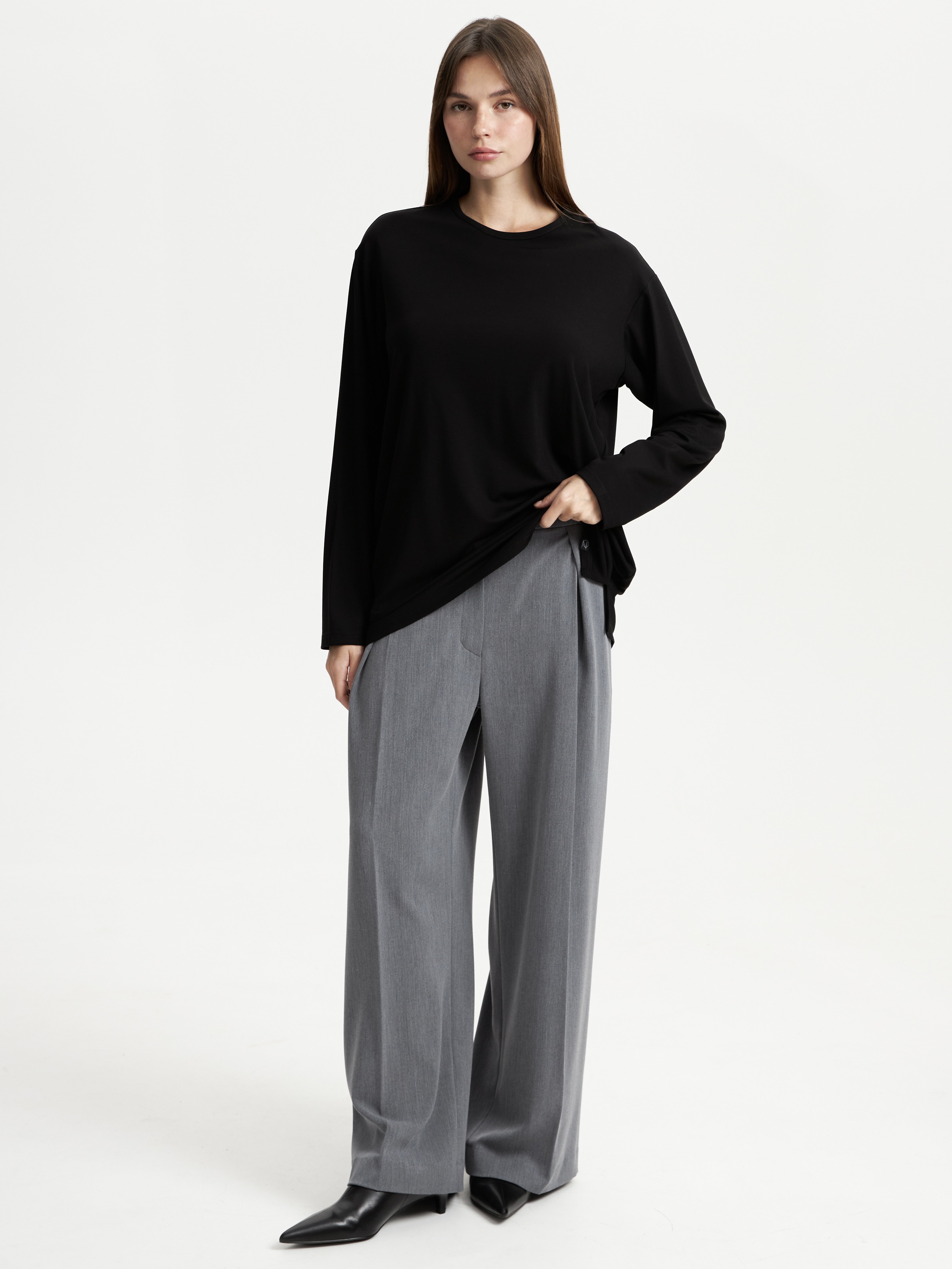 картинка Лонгслив женский черный от магазина ICNTPRY