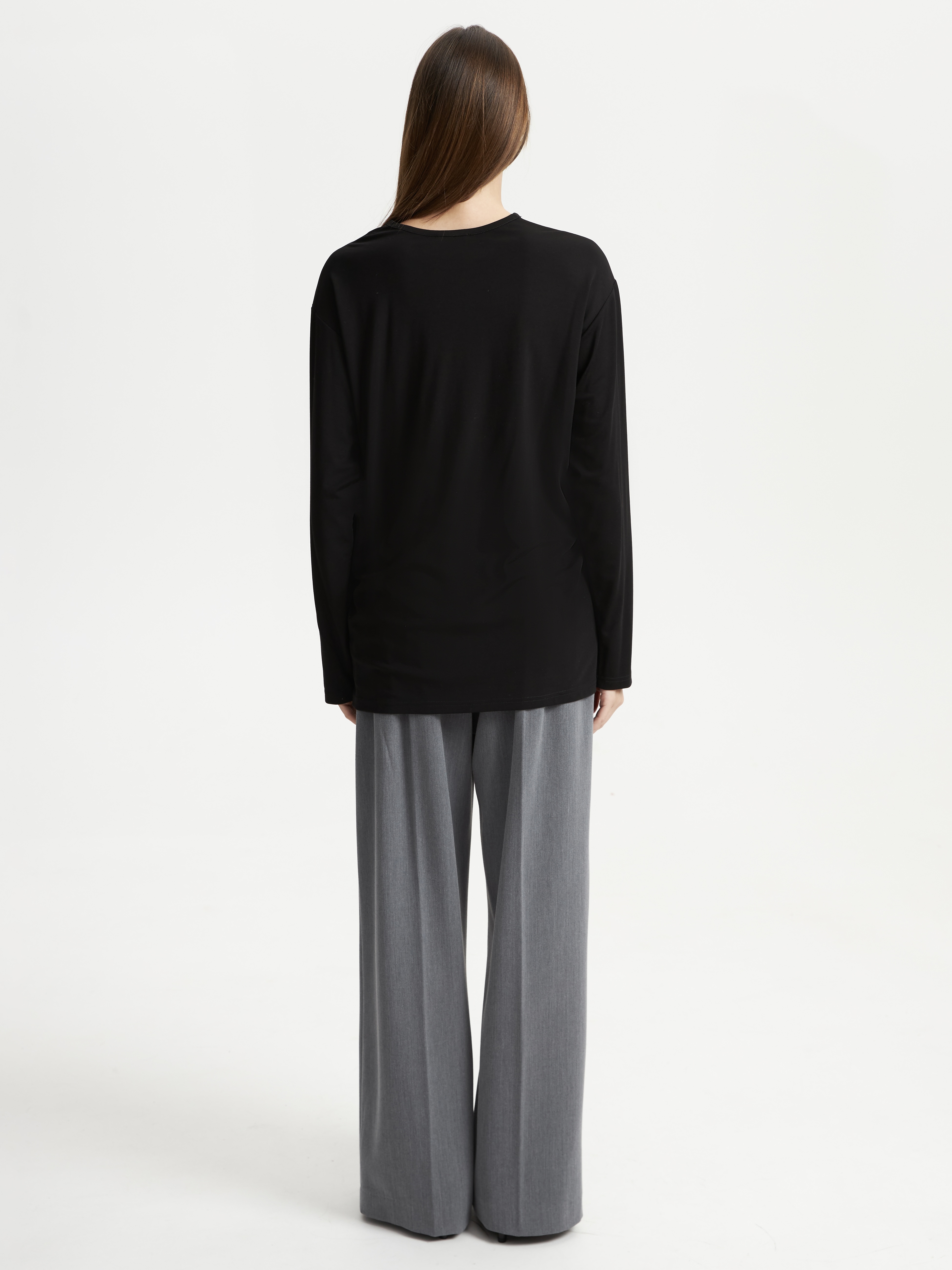 картинка Лонгслив женский черный от магазина ICNTPRY